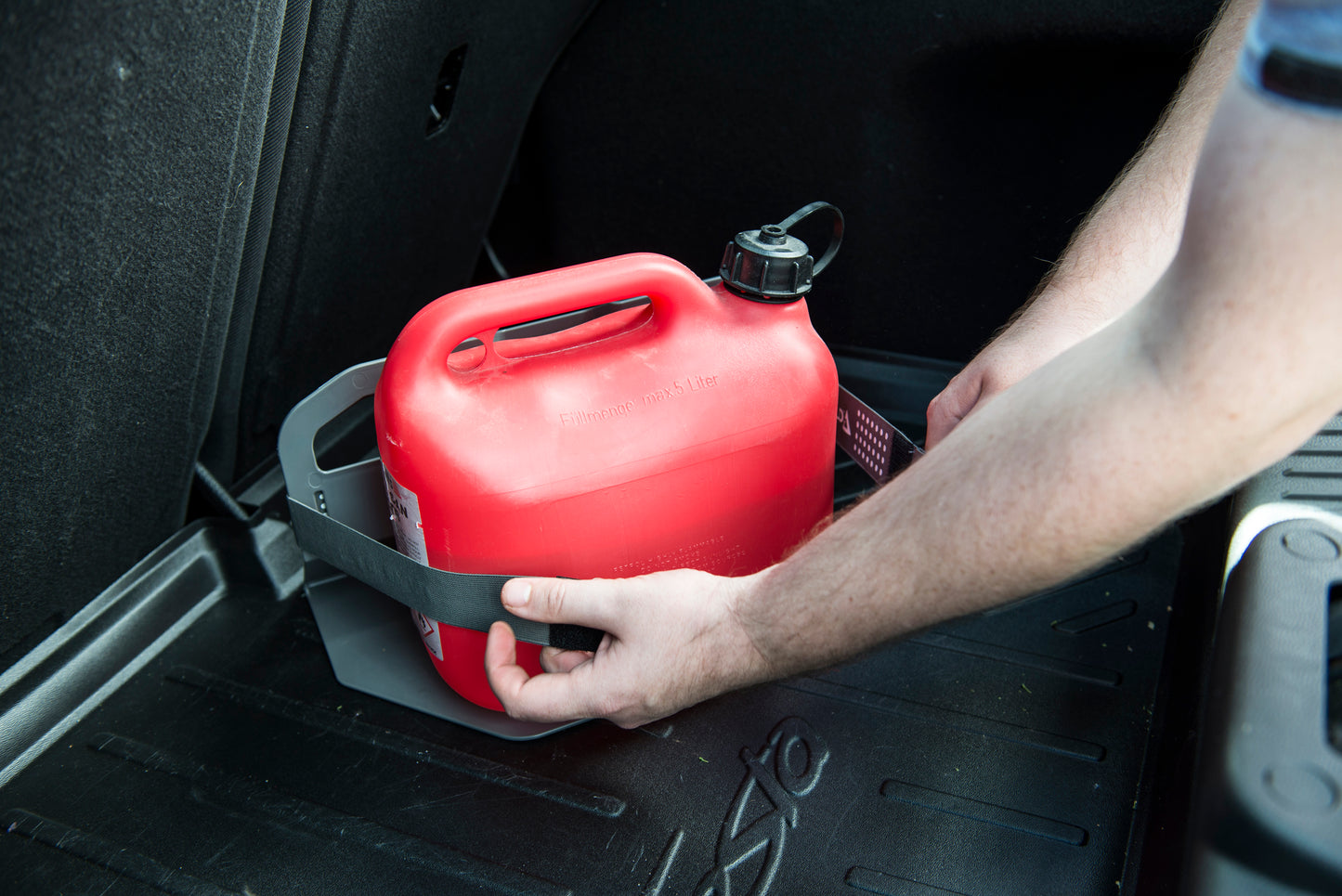Stayhold Sidekick Shopping Holder Pack - for rubber liners being positioned with combiner's strap