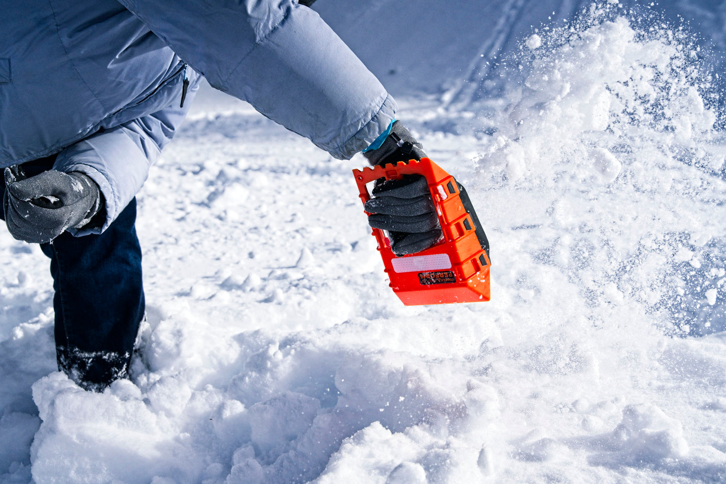 Stayhold Compact Safety Shovel - Mini clearing snow
